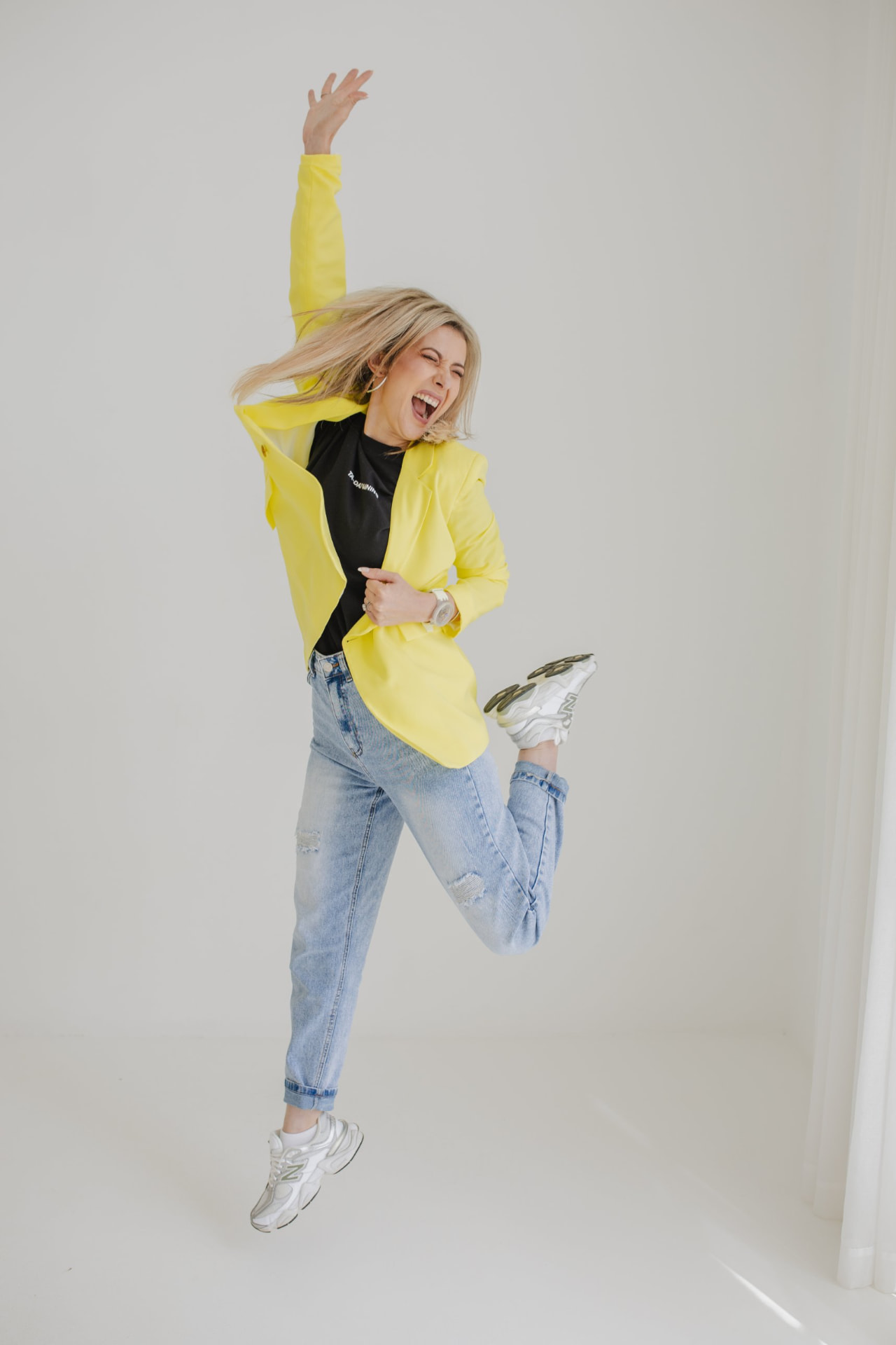 D'Niël jumping with joy, the TA-DA! moment